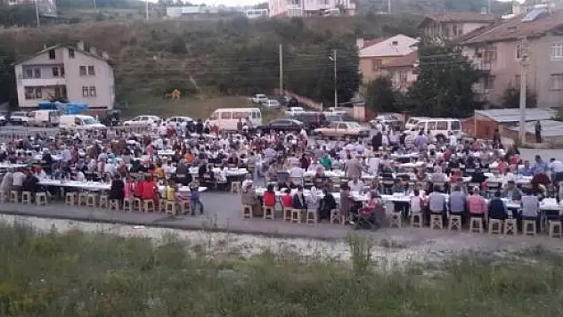 Ak Parti, Mahalle İftarlarına Devam Ediyor