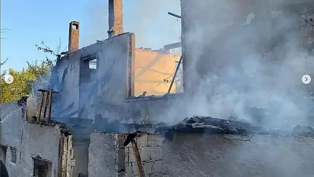 Tosya'da yangın! Kullanılamaz halde