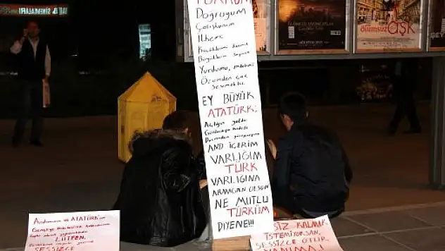 'Andımız'ın Kaldırılmasına Öğrencilerden Tepki