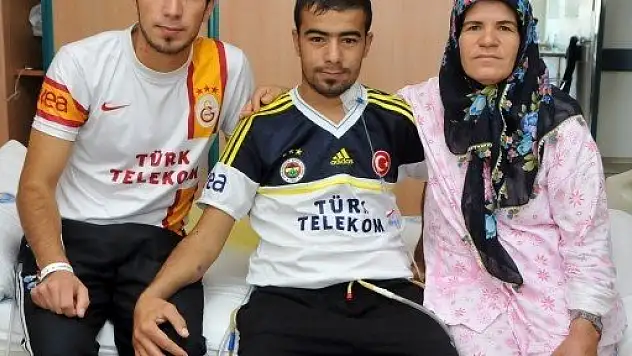 Annesinin böbreği ve kardeşinin karaciğer ile hayata tutundu