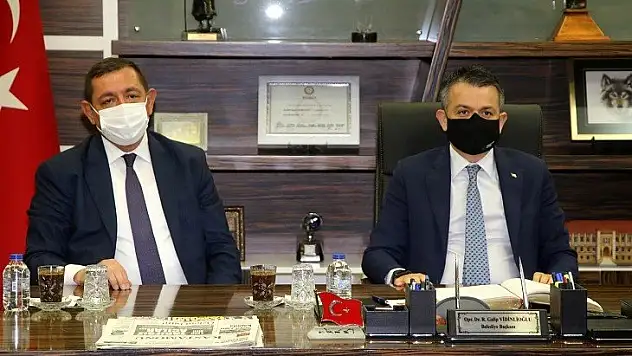 Bakan Pakdemirli'den Belediye ve MHP İl Başkanlığı'na ziyaret