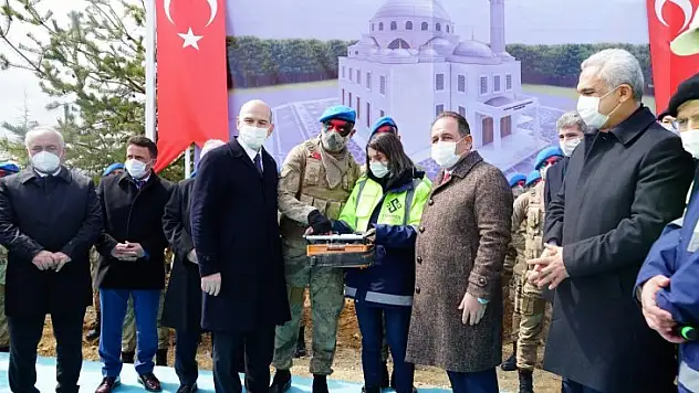 Bakan Soylu, askeriye içerisine yapılacak caminin temelini attı