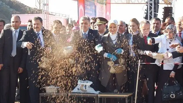 Bakan Eroğlu: Erciyes Dağı'nı zümrüt yeşile bezedik