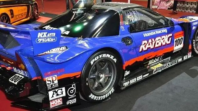 Bangkok araba fuarına, otomobil tutkunları akın etti‏