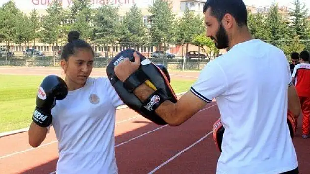 Başarılı Kick Bokscumuz Asuman Milli Takım Kampında