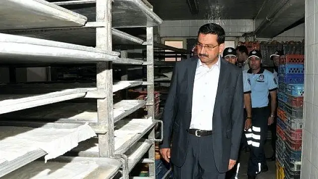 Başkan Ak'tan fırınlara gece baskını