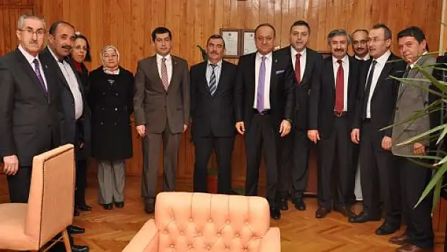 Belediyecilik, Kitapla Öğrenilmiyor