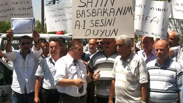 Belgesi iptal edilen sürücüler, Ulaştırma Bakanlığı'nda eylem yaptı