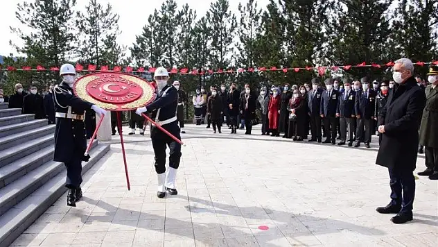 Çanakkale Deniz Zaferi'nin 106. yıl dönümü törenle kutlandı