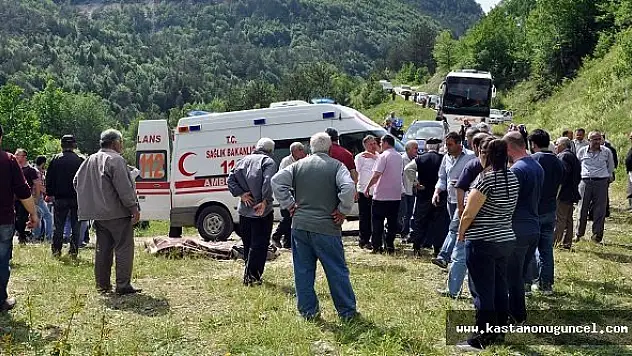 Cenaze Dönüşü Kaza: 1 Ölü, 11 Yaralı