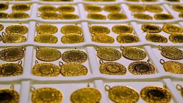 Çeyrek altın 677 lira oldu