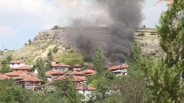 Çıkan Yangında Ev Kullanılmaz Hale Geldi