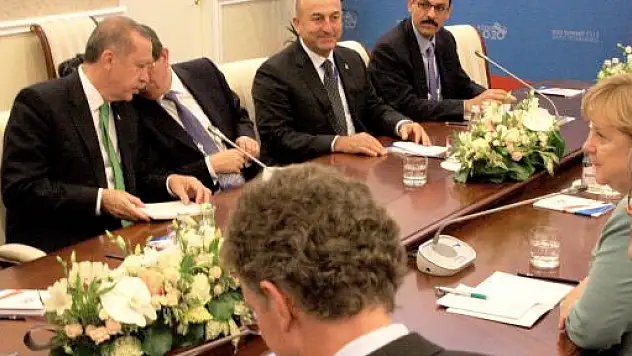 Erdoğan, Merkel'le bir araya geldi