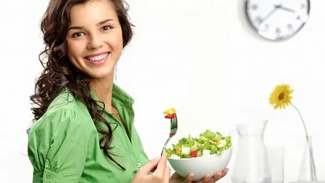 Ev hanımları, kabul günlerinde tüketilen yiyeceklere dikkat etmeli