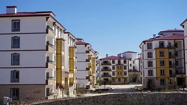 Evinde ölü bulundu