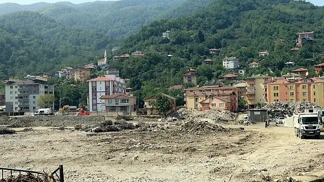 Felaketin 18'inci gününde çalışmalar aralıksız sürüyor