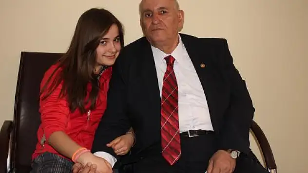 Fındık Kurdu Berna Türkiye'yi sallayacak