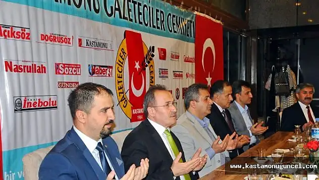 Gazeteciler ve Aileleri, İftarda Buluştu