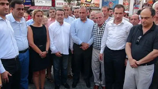 Gürsel Tekin: Hakaret gerekçesiyle gözaltına alınanlar serbest bırakılmalı