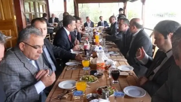 Halk Eğitim Müdürleri Abana'da Buluştu 