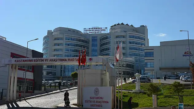 Hastanede asansör düştü