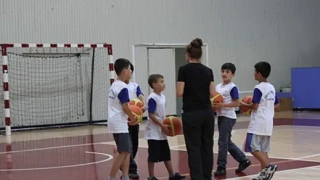 Hem Kur'an öğreniyor, hem spor yapıyorlar