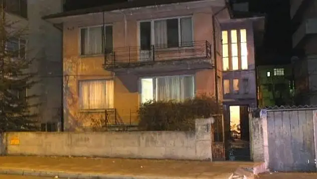 Hırsızlar Antika Eşyaları Çaldı 