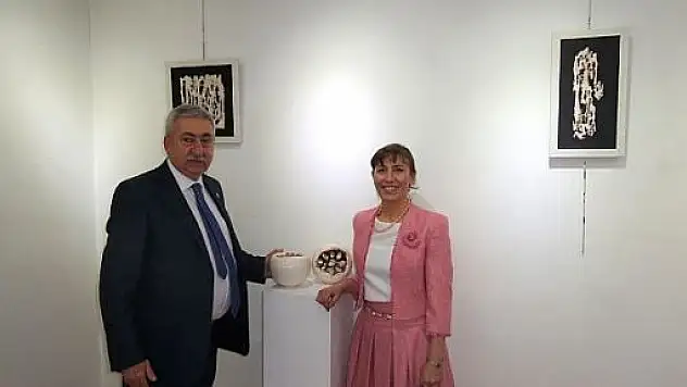 'İçe Bakış' konulu seramik sergisi