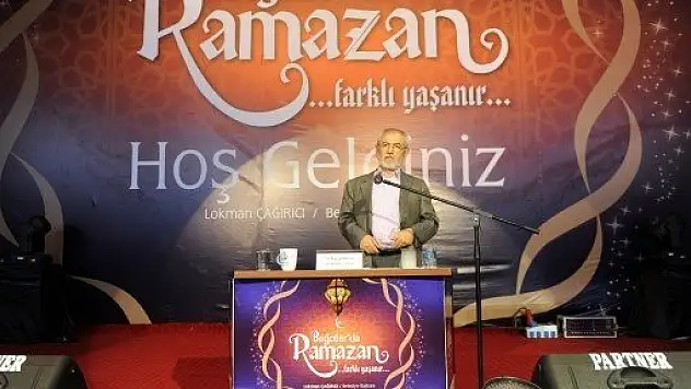 İlahiyatçı Demircan: Bir tebessüm de sadakadır