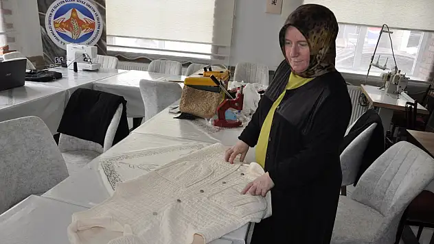 İlçenin bayramlık kıyafetini kadınlar dikiyor