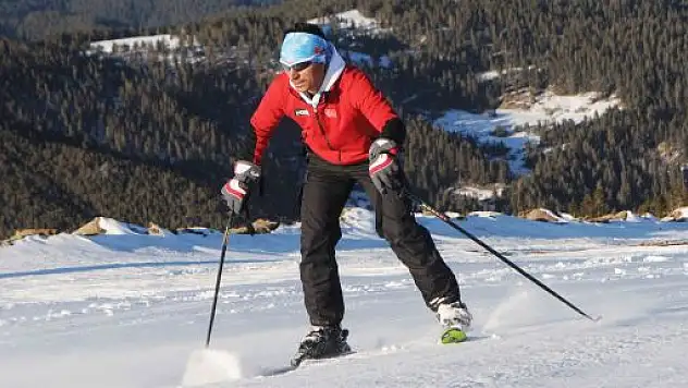 Ilgaz Dağı'nda Kayak Keyfi Sürüyor