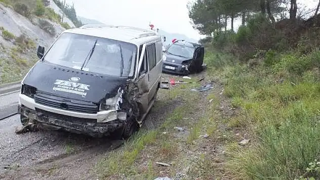 İnebolu'da Trafik Kazası: 3 Yaralı