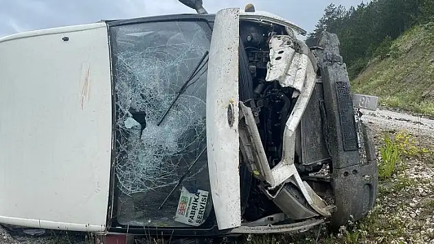 İşçi servisi devrildi! Çok sayıda yaralı var