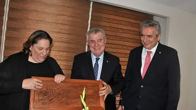 İSO Heyeti, Ticaret Borsası'nı Ziyaret Etti