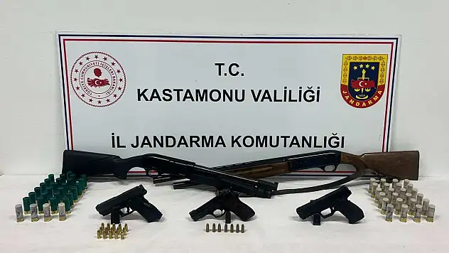 Jandarma ruhsatsız ateşli silahlara geçit vermedi