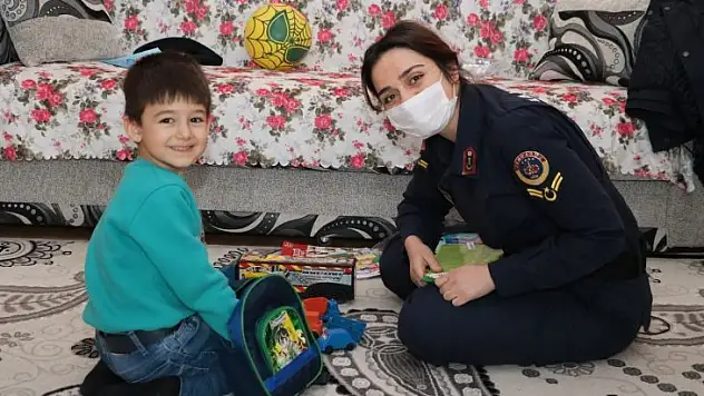 Jandarmadan kanser hastalarını ziyaret