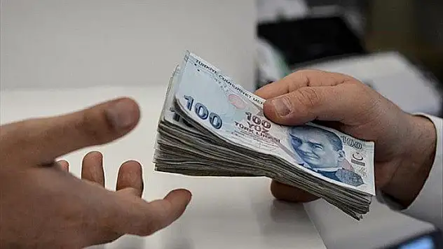 Kamuda 'birden fazla maaşın engellenmesi' kanun teklifi reddedildi