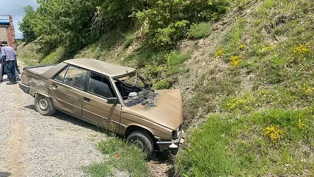 Otomobil ile kamyonet çarpıştı: 2 yaralı