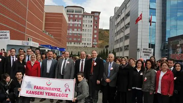 Kansere Dikkat Çekmek İçin Yürüdüler