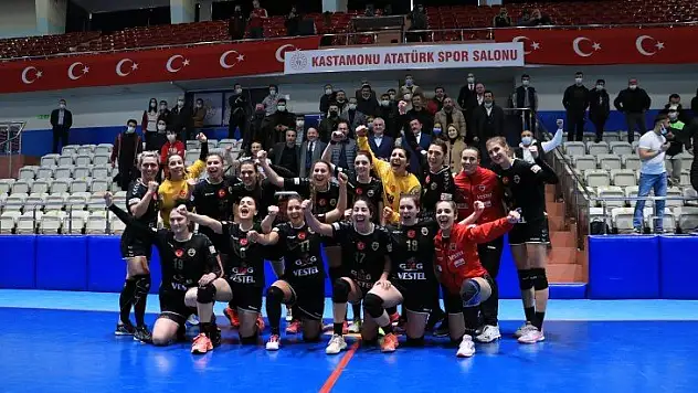 Kastamonu Belediyespor: 31 - DVSC Schaeffler: 30