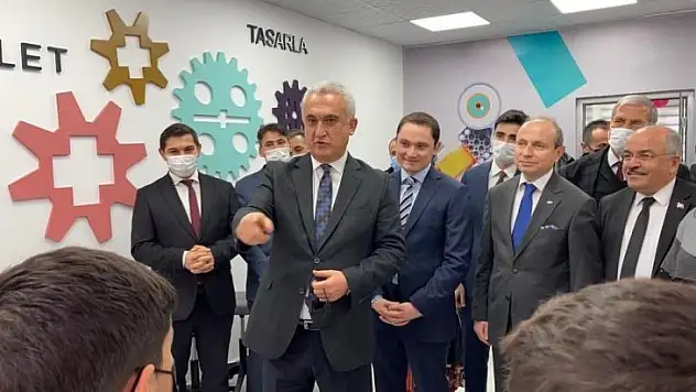 320 metrekare alana sahip kütüphane açıldı