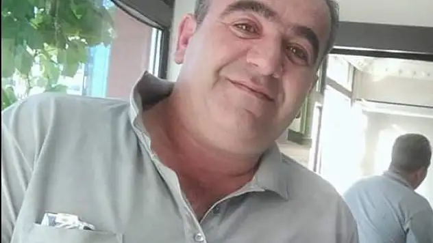 Devrilen hafriyat kamyonu sürücüsü öldü