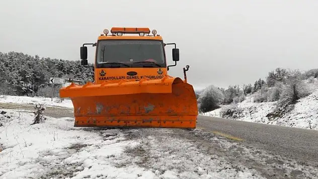 Kastamonu'da kar yağışı etkili oluyor