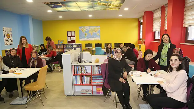 Kastamonu'da okul zili veliler için çalıyor