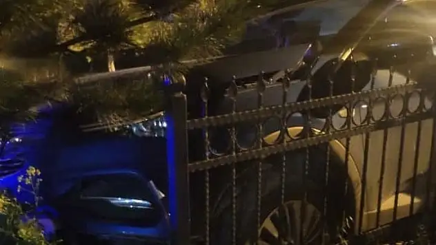 Park halindeki araca çarptı: 1 ölü, 3 yaralı