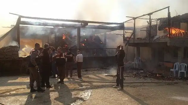 Kastamonu'da Çıkan Yangında 250 Kurbanlık Hayvan Telef Oldu