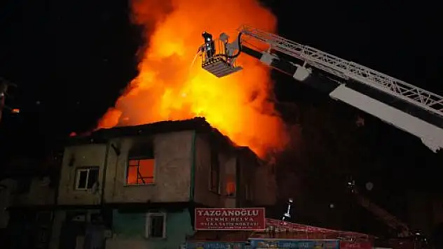 Kastamonu'da Geceyi Alevler Aydınlattı