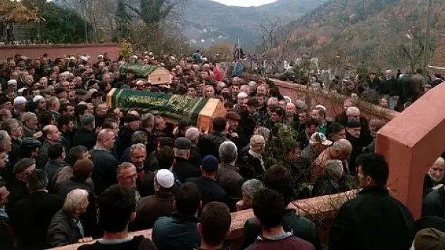 Kastamonu'da Öldürülen 2 Kuzen Toprağa Verildi