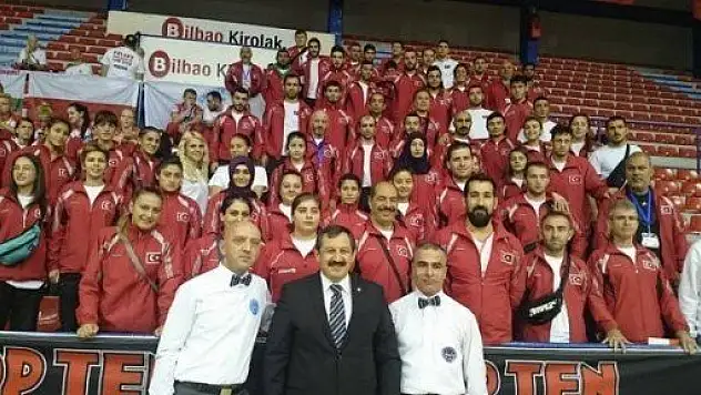 Kick Boks'ta Tarihi Başarı, 2 Altın, 9 Gümüş, 14 Bronz Madalya