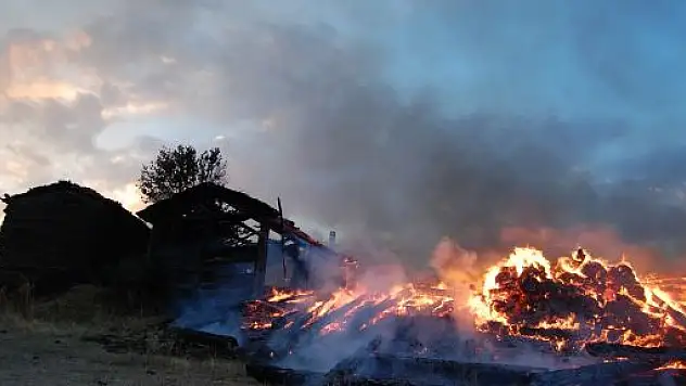 Kızgın Damat Ayrıdığı Eşinin Köyünü Yaktı